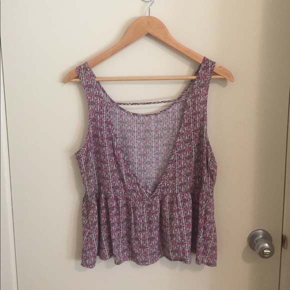 Patterned back cut-out tank - Picture 2 of 2